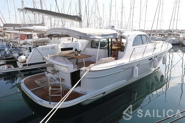 Adriana 44 - Yacht Charter Sailica