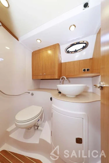 Adriana 44 - Yacht Charter Sailica