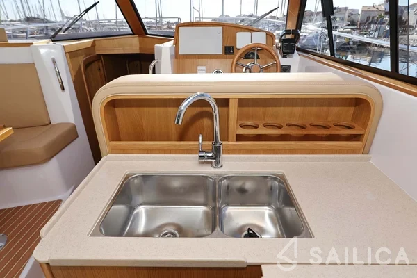 Adriana 44 - Yacht Charter Sailica