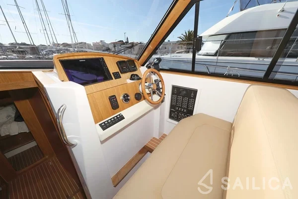 Adriana 44 - Yacht Charter Sailica