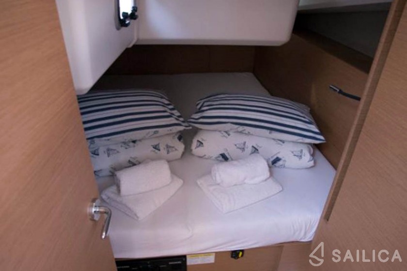 Sun Odyssey 440 - Yacht Charter Sailica