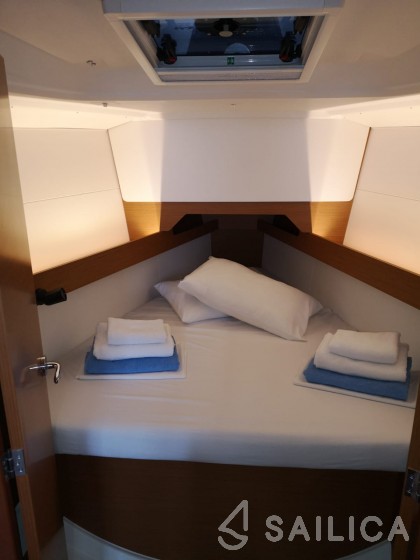 Sun Odyssey 349 - Yacht Charter Sailica