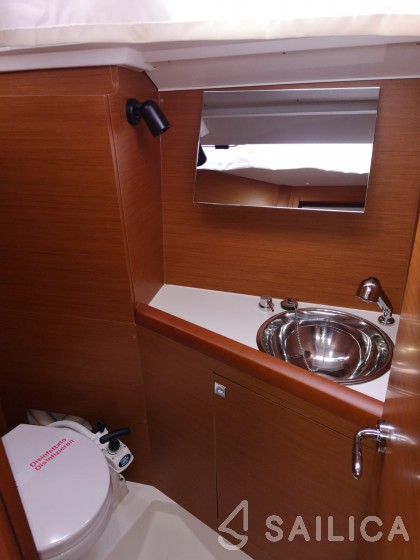 Sun Odyssey 349 - Yacht Charter Sailica