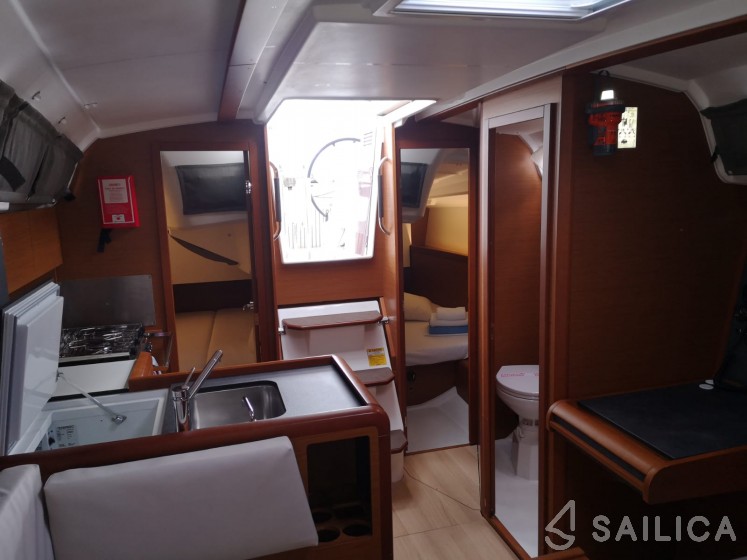 Sun Odyssey 349 - Yacht Charter Sailica