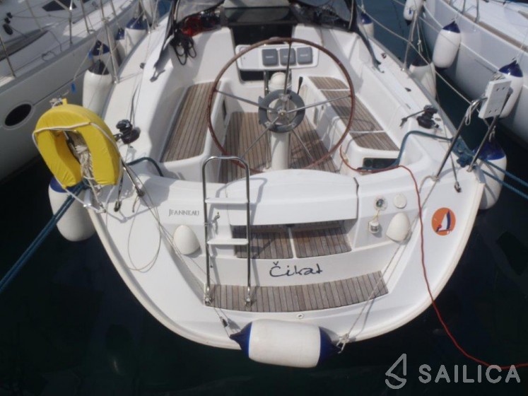 Sun Odyssey 32i - Yacht Charter Sailica
