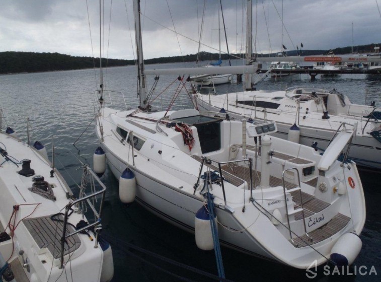 Sun Odyssey 32i - Yacht Charter Sailica