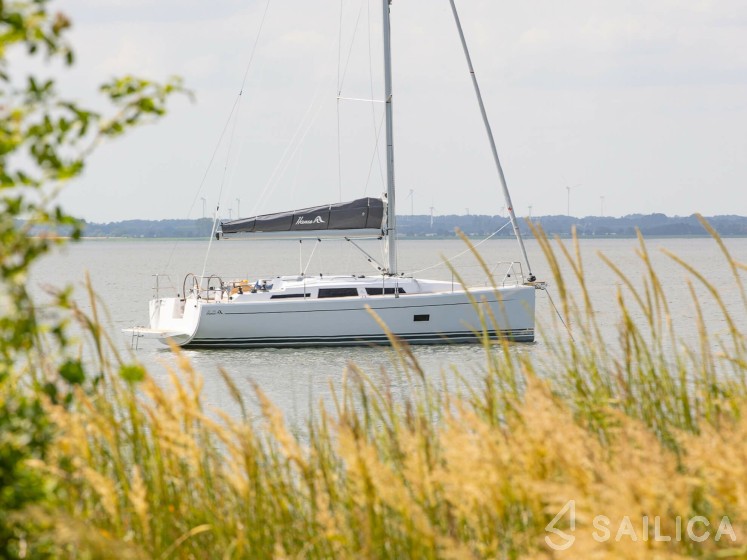 Hanse 348 - Yacht Charter Sailica