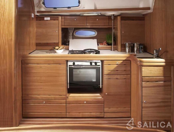 Bavaria 39 Cruiser - Yacht Charter Sailica