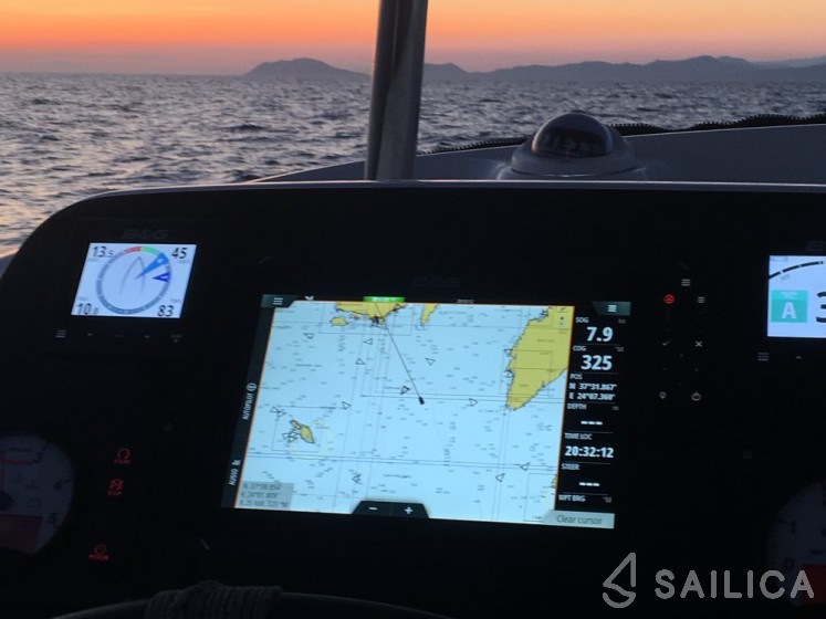 Lagoon 42 - Yacht Charter Sailica