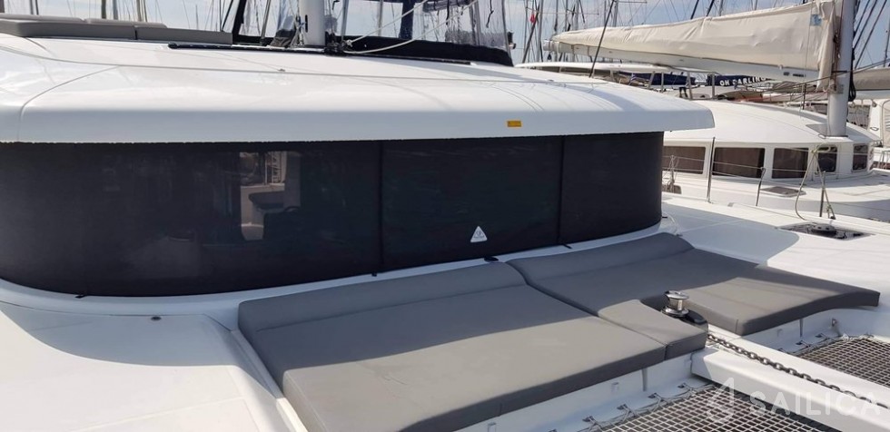 Lagoon 42 - Yacht Charter Sailica