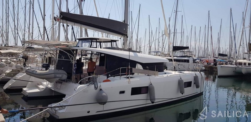 Lagoon 42 - Yacht Charter Sailica