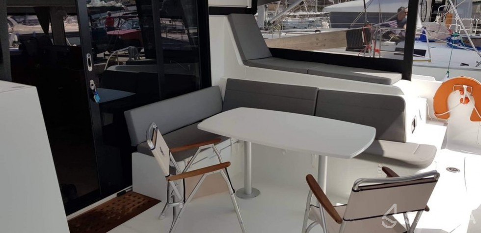 Lagoon 42 - Yacht Charter Sailica