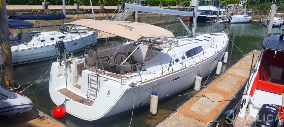 Oceanis 54 - Yacht Charter Sailica