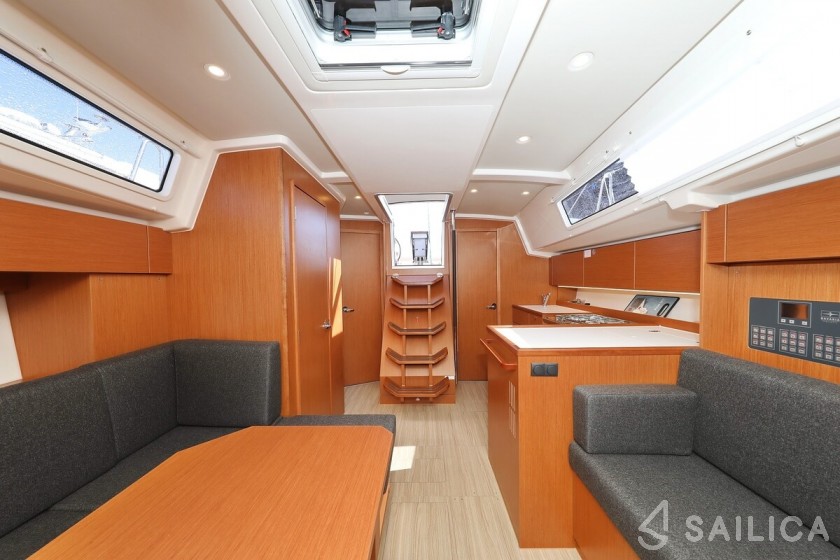 Bavaria C38 - Yacht Charter Sailica