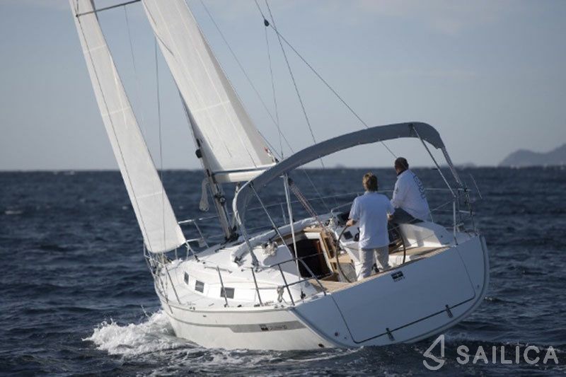Bavaria 32 Cruiser - Yacht Charter Sailica