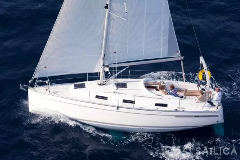 Bavaria 32 Cruiser - Yacht Charter Sailica