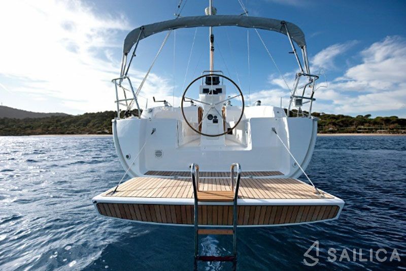 Bavaria 32 Cruiser - Yacht Charter Sailica