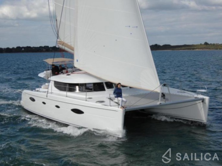 Salina 48 - Yacht Charter Sailica