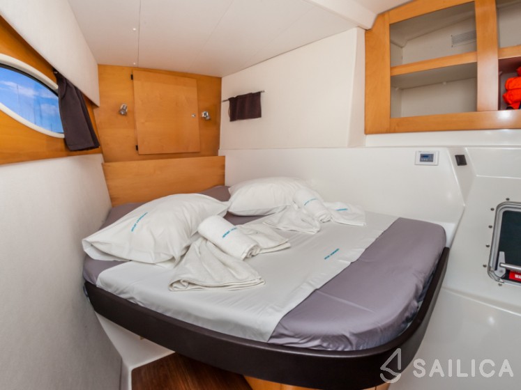 Salina 48 - Yacht Charter Sailica