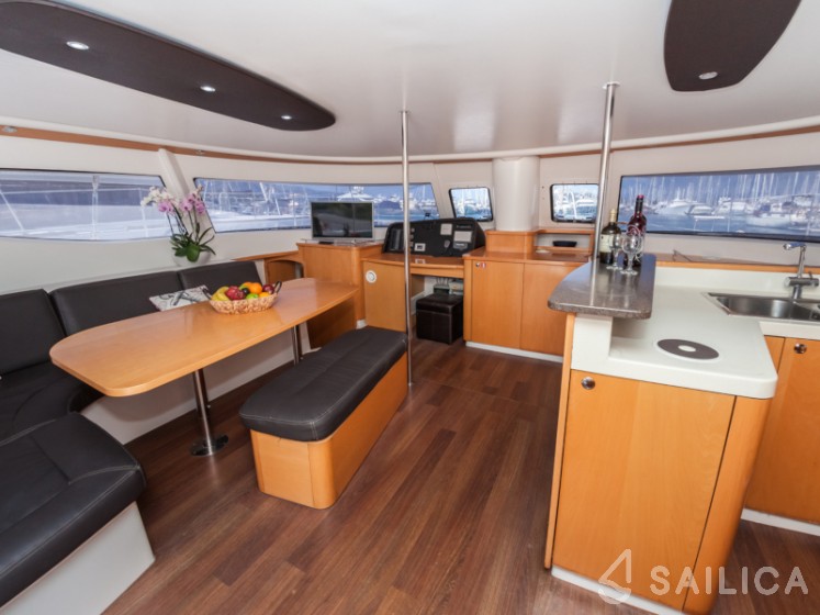 Salina 48 - Yacht Charter Sailica