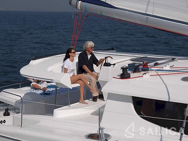 Salina 48 - Yacht Charter Sailica