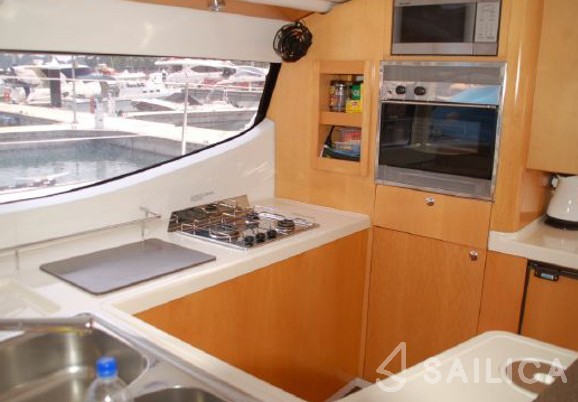 Salina 48 - Yacht Charter Sailica