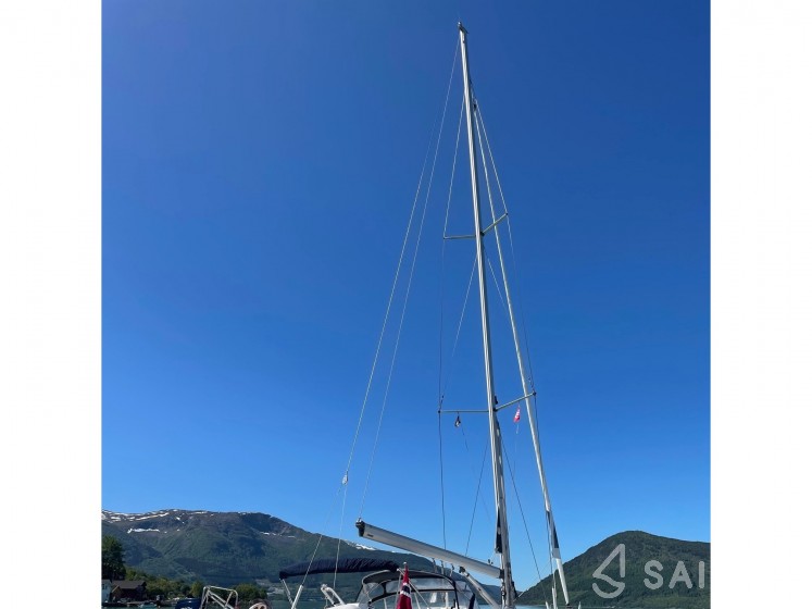 Bavaria 44 Vision - Yacht Charter Sailica