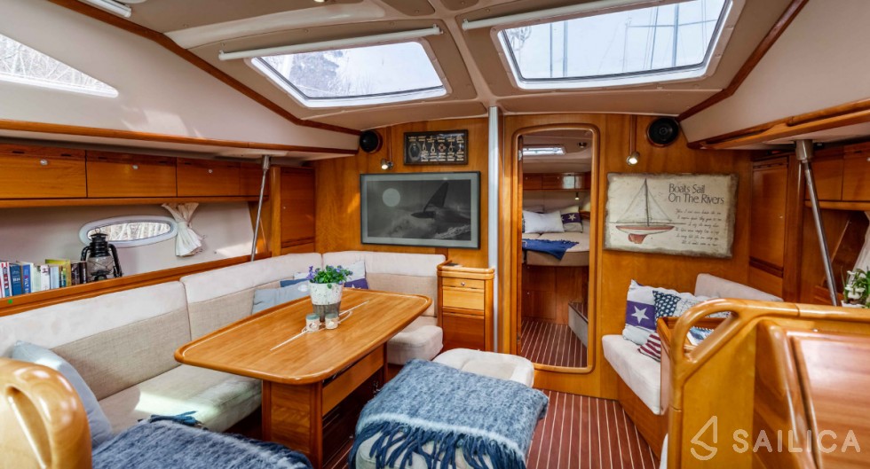 Bavaria 44 Vision - Yacht Charter Sailica