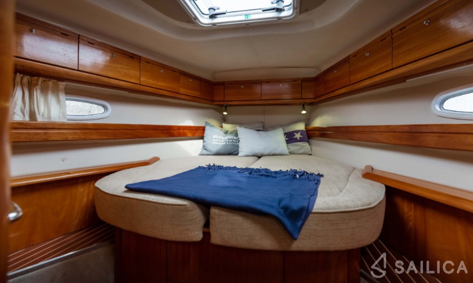 Bavaria 44 Vision - Yacht Charter Sailica