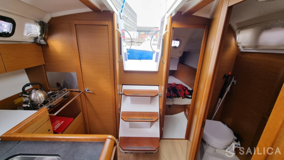 Sun Odyssey 349 - Yacht Charter Sailica
