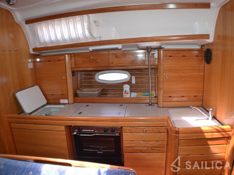 Bavaria 39 Cruiser - Yacht Charter Sailica