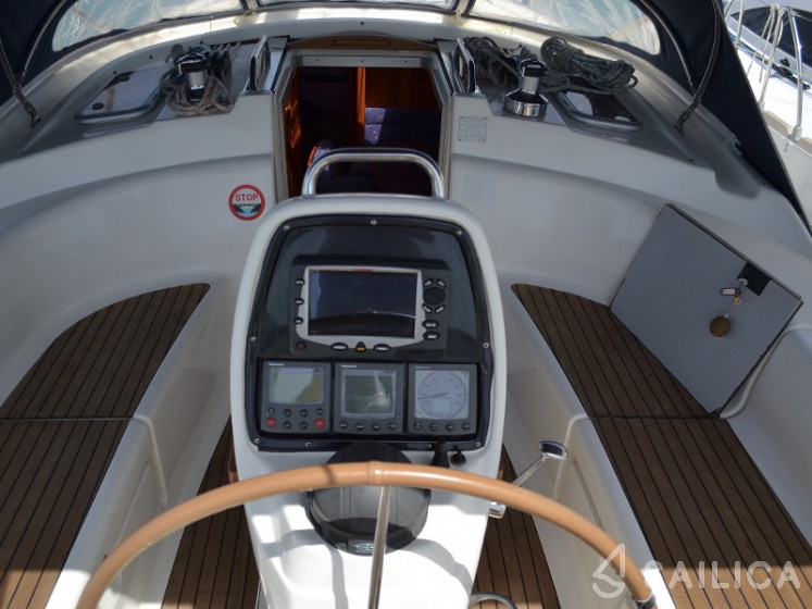 Bavaria 39 Cruiser - Yacht Charter Sailica