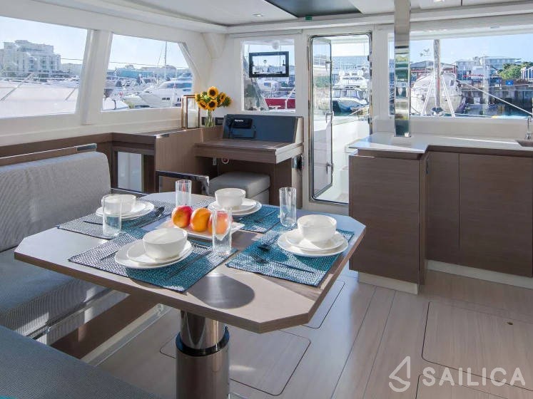 Leopard 42 - Yacht Charter Sailica