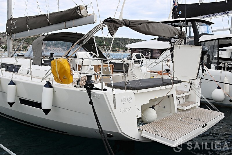 Dufour 56 Exclusive - Yacht Charter Sailica