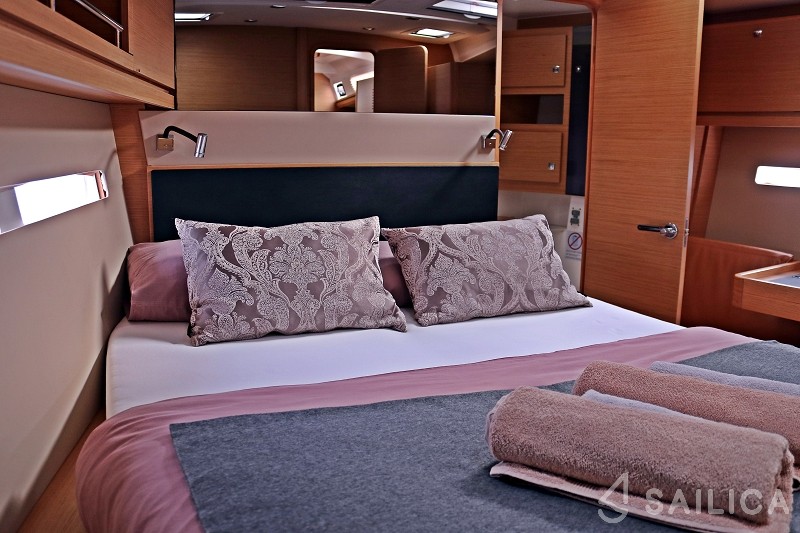 Dufour 56 Exclusive - Yacht Charter Sailica