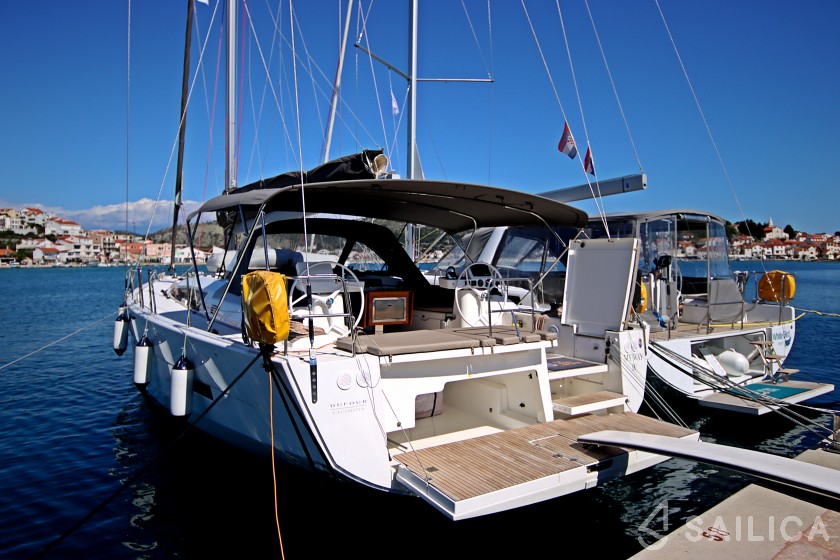 Dufour 56 Exclusive - Yacht Charter Sailica