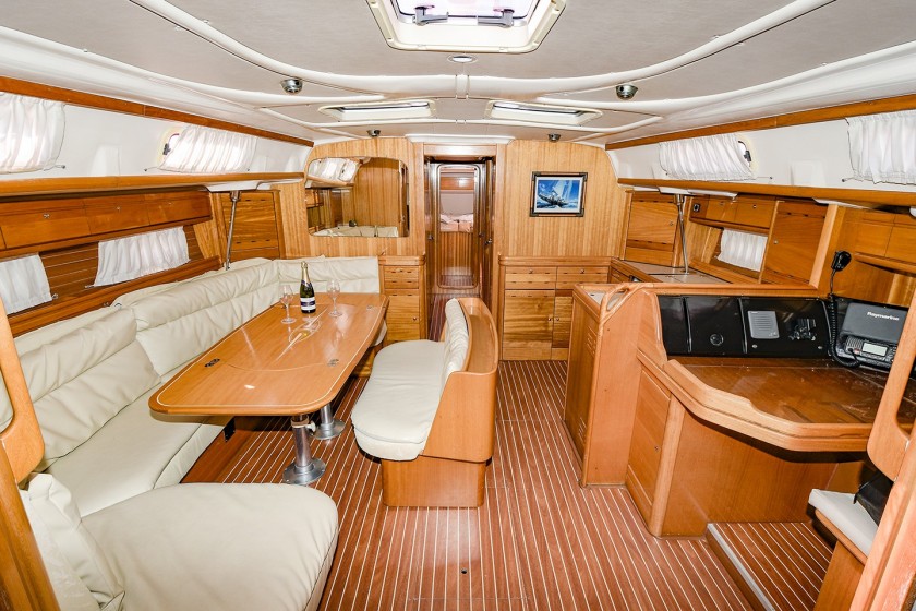 Menorquin 100 - Yacht Charter Sailica