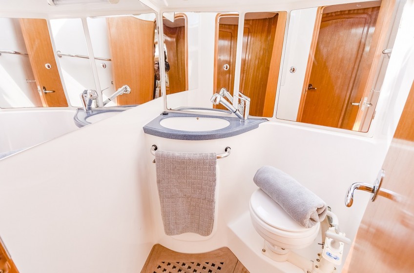 Menorquin 100 - Yacht Charter Sailica