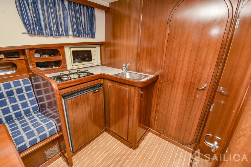 Menorquin 100 - Yacht Charter Sailica