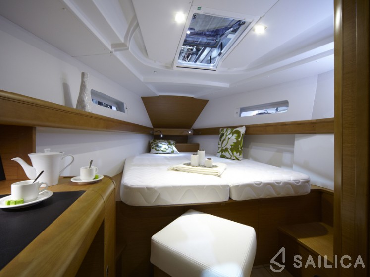Sun Odyssey 439 - Yacht Charter Sailica