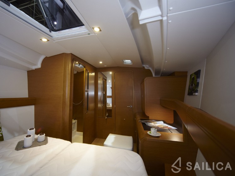 Sun Odyssey 439 - Yacht Charter Sailica