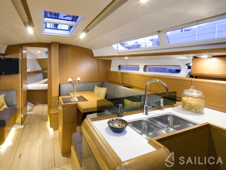 Sun Odyssey 409 - Yacht Charter Sailica