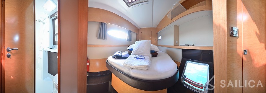 Helia 44 - Yacht Charter Sailica