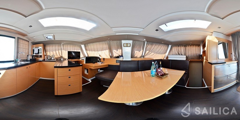 Helia 44 - Yacht Charter Sailica