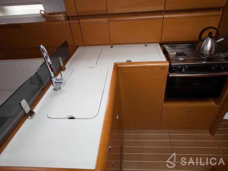 Sun Odyssey 379 - Yacht Charter Sailica
