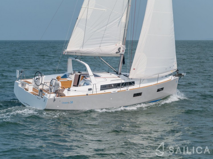 Oceanis 38 - Yacht Charter Sailica