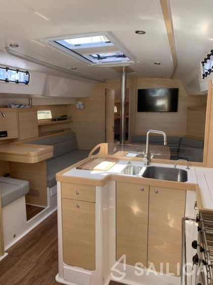 Delta 41 - Yacht Charter Sailica