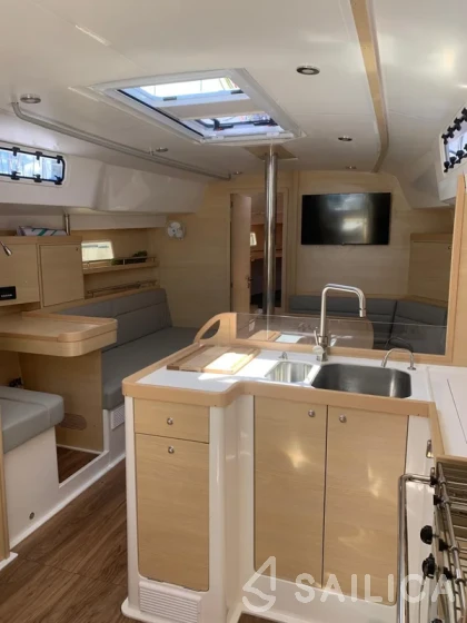 Delta 41 - Yacht Charter Sailica