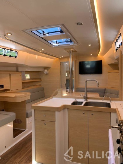 Delta 41 - Yacht Charter Sailica