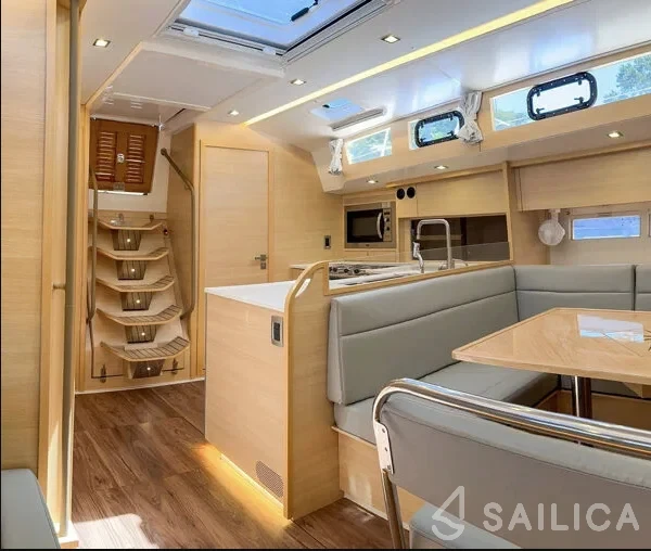 Delta 41 - Yacht Charter Sailica